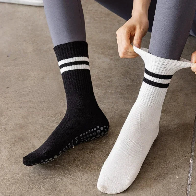 Mid-tube Grip Socks