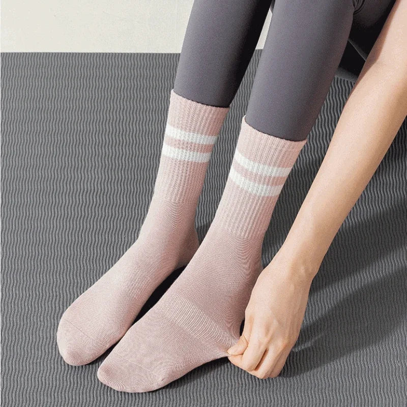 Mid-tube grip socks